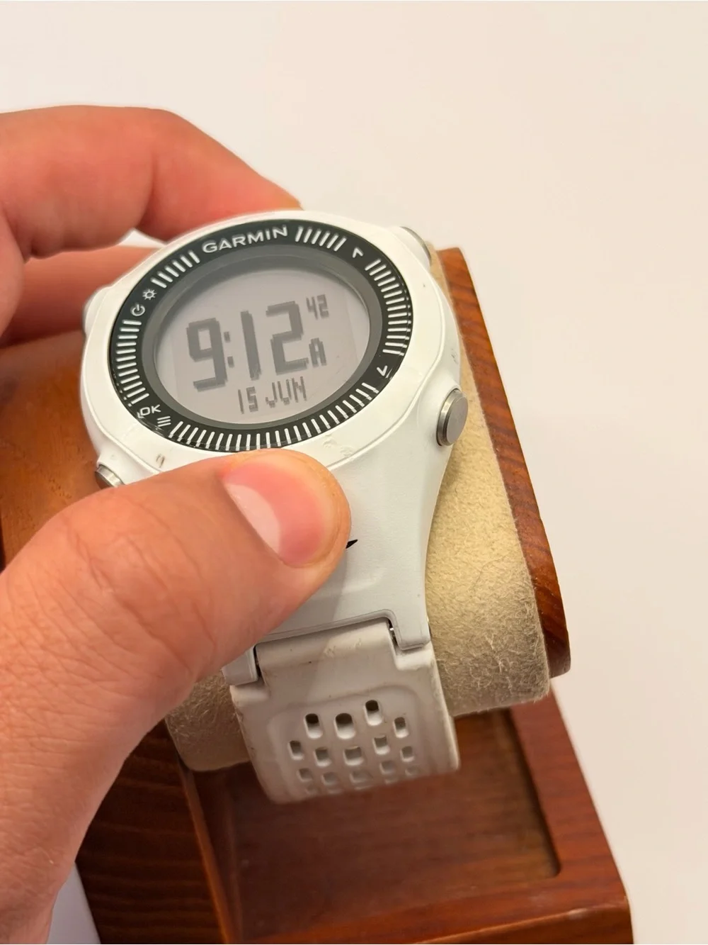 Garmin Approach S2, Golf Smartwatch, Charger Included, Tested, Rare White Color